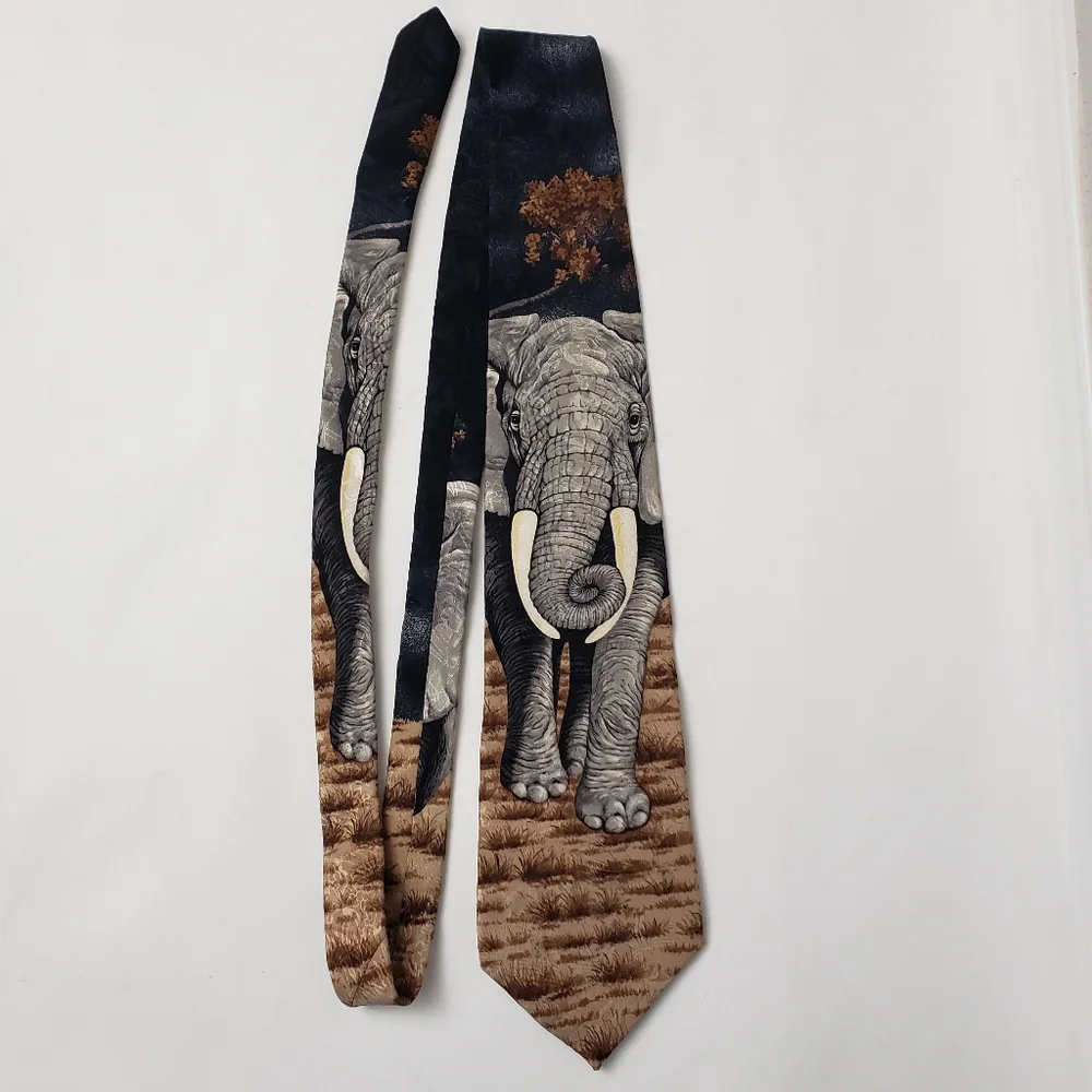 Rainforest Cafe Elephant Necktie "African Pride" by Marc Dennis 1995 Novelty Tie - Picture 1 of 6